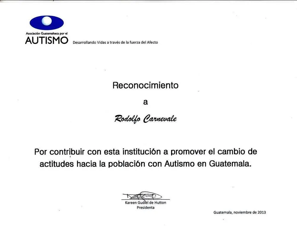 Diploma de la Asociación Guatemalteca por el Autismo a Rodolfo Carnevale