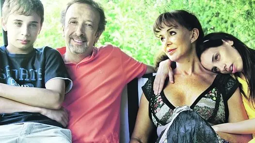Fotografía de los cuatro protagonistas de El pozo: Túpac Larriera, Eduardo Blanco, Patricia Palmer y Ana Fontán, de izquierda a derecha